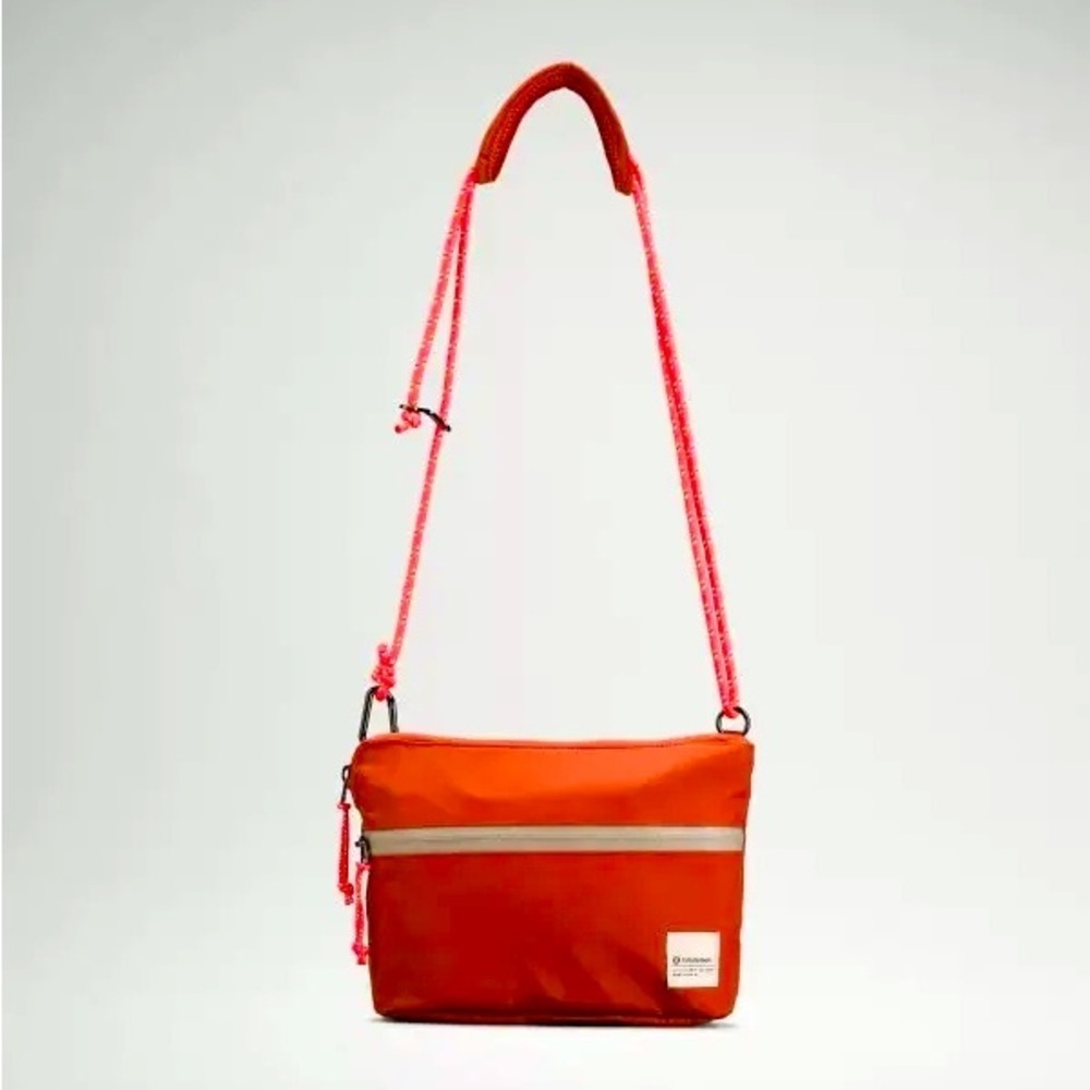 Lululemon Unisex Patch Logo Crossbody Bag 2.5L